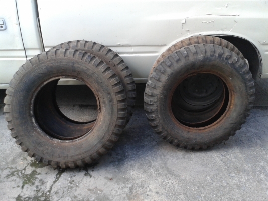 ยางทหาร 700ขอบ16 สวยๆ 4 เส้น ราคา 3900 บาท