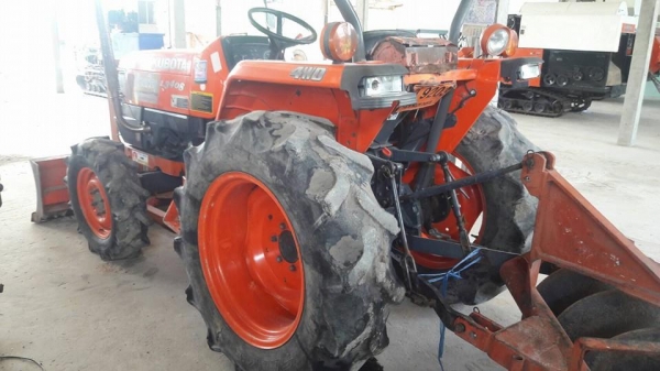 ขายรถไถ KUBOTA L3408 อุปกรณ์ครบ ดันหน้า ผานหลัง โรตารี่ ใช้งาน2พันชั่วโมง เอกสารพร้อมโอน สนใจโทร 090-8588220คุณนะ 093-3258446คุณบิว หรือเข้าดูสินค้าอื่นๆได้ที่ www.narong2truck.com หรือ www.truck.in.th/498 หรือเพจFacebook ณรงค์ ซื้อขายรถมือสอง (เว็บไซต์ส่