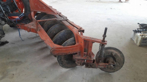 ขายรถไถ KUBOTA L3408 อุปกรณ์ครบ ดันหน้า ผานหลัง โรตารี่ ใช้งาน2พันชั่วโมง เอกสารพร้อมโอน สนใจโทร 090-8588220คุณนะ 093-3258446คุณบิว หรือเข้าดูสินค้าอื่นๆได้ที่ www.narong2truck.com หรือ www.truck.in.th/498 หรือเพจFacebook ณรงค์ ซื้อขายรถมือสอง (เว็บไซต์ส่