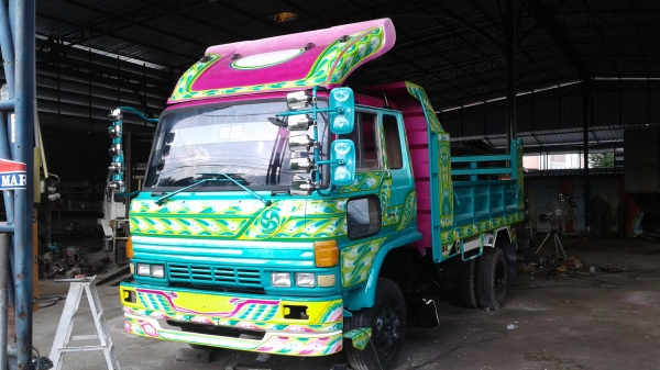 ขายรถดั๊มพ์6ล้อยาง8.25เครื่อง195แรงรถสวยจัง