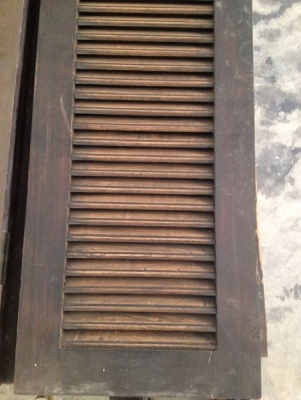 ขายประตูบานเฟี้ยม ไม้สักเก่า อายุ กว่า50ปี .45*1.90 เมตร บานละ 850 บาท