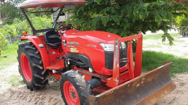 ขายรถไถ KUBOTA L4708 อุปกรณ์ครบ ดันหน้า ผานหลัง โรตารี่ รถสวยใช้งานน้อย เอกสารพร้อมโอน สนใจโทร 090-8588220คุณนะ 093-3258446คุณบิว หรือเข้าดูสินค้าอื่นๆได้ที่ www.narong2truck.com หรือ www.truck.in.th/498 หรือเพจFacebook ณรงค์ ซื้อขายรถมือสอง (เว็บไซต์ส่วน