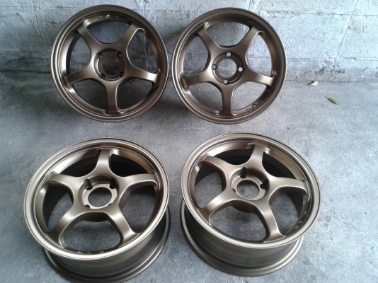 ขอบ15นิ้ว4รู100 สวยๆ 4 ล้อ ราคา 6700 บาท