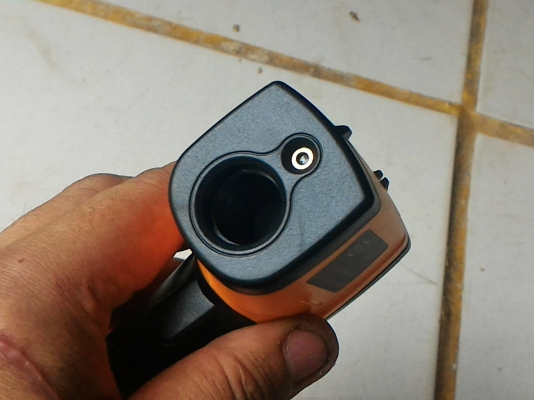 ปืนวัดอุณหภูมิยิงสำแสงอินฟาเรดเพื่อวัดแบบไม่ต้องสัมผัส ยี่ห้อ BENETECH วัดได้ตั้งแต่ -50  - 380 C สะดวดใช้งานง่าย วัดอุณหภูมิได้สูง