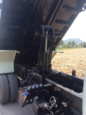 HINO 6ล้อ ดั้ม ช่างล่างหน้า-หลังF เครื่องดี ยางดี ชัชชีสวย แอร์เย็น ขาย 450,000 บาท ศุภากร 081-1903107 , 081-4252943