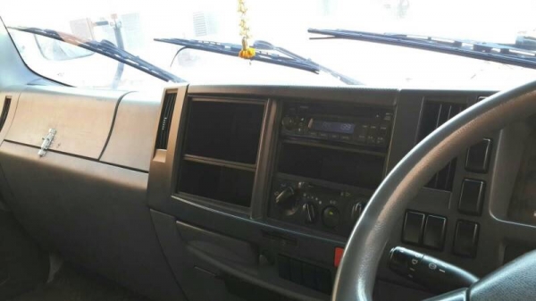 ขายดาวน์ FTR 240 ปี56 ตู้สิบบาน 7.5m พร้อมใช้ เจ้าของฝากขาย