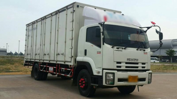 ขายดาวน์ FTR 240 ปี56 ตู้สิบบาน 7.5m พร้อมใช้ เจ้าของฝากขาย