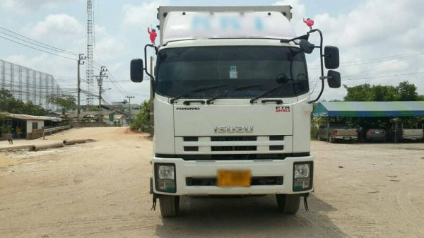 ขายดาวน์ FTR 240 ปี56 ตู้สิบบาน 7.5m พร้อมใช้ เจ้าของฝากขาย