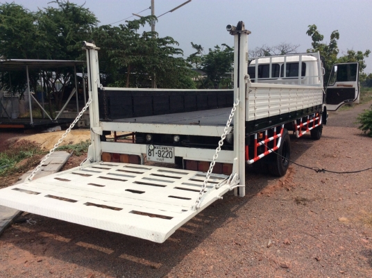 HINO F18 เครื่อง 185 แรง ยาว  6 ม.  พวงมาลัยพาว์เวอร์ เบรคจิ๊ฟฟี่ (มีลิฟต์ท้าย) เครื่องดี ยางดี ขับดี ครัทซีสวย ขาย 490,000 บาท ศุภากร 081-1903107, 081-4252943