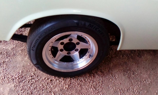 DATSUN 520 รุ่น 2 ตา DATSUN 520 รุ่น 2 ตา