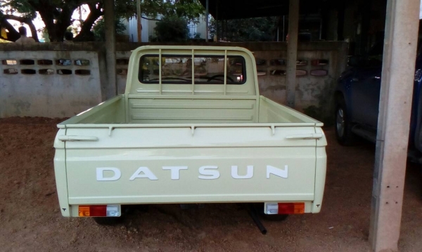 DATSUN 520 รุ่น 2 ตา DATSUN 520 รุ่น 2 ตา