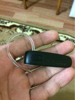 หูฟัง ยี่ห้อGENAI เชื่อมต่อโทรศัพท์ระบบบลูทูธ เชื่อมต่อโทรสัพท์ได้สองเครื่องในเวลาเดียวกัน