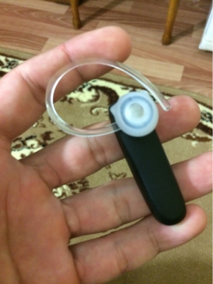 หูฟัง ยี่ห้อGENAI เชื่อมต่อโทรศัพท์ระบบบลูทูธ เชื่อมต่อโทรสัพท์ได้สองเครื่องในเวลาเดียวกัน