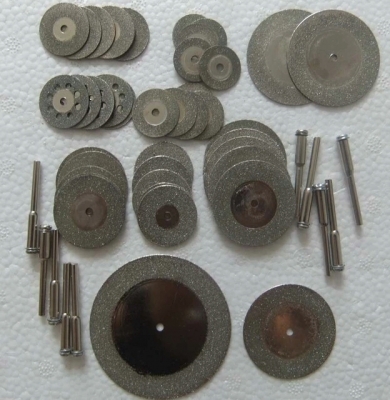 ชุดใบตัดและใบเจียร์เพชรเอนกประสงค์ เปลี่ยนใบได้โดยยึดกับแกนที่ให้มา ทั้งชุด จำนวน 38ชิ้น