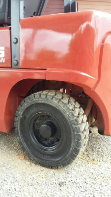 โฟคลิฟท์  NISSAN 25 เครื่องเบนซิน เก่านอกใช้งานแค่สองเดือน