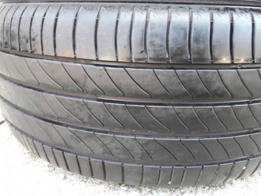 ยาง Michelin 235/50/18 ปี 14 ชุดล่ะ 8,500
