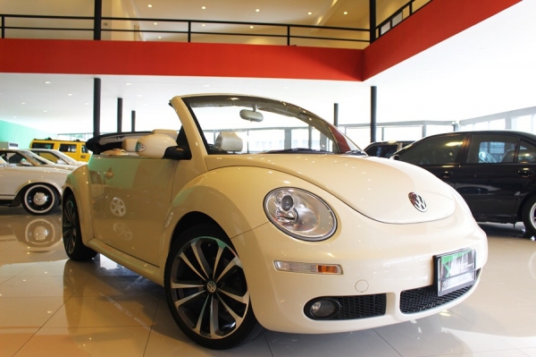 Volkswagen New Beetle Cabriored 2.0 เปิดประทุน