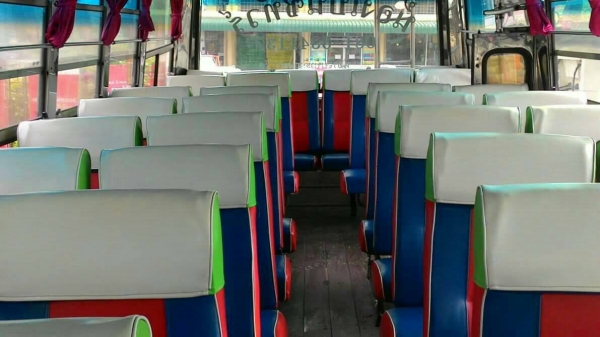 รถบัส ยี่ห้อเบนซ์ คัซซีเบนซ์เครื่องเบนซ์210เบรคแห้งดุมแปะ