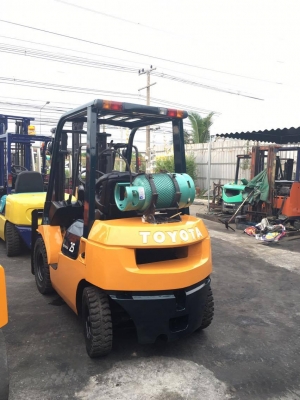 ขายถูก!!! TOYOTA 7FG20 ยก 2 ตัน สูง 3 เมตรพร้อมใช้เครื่องเกียร์ดี เกียร์ธรรมดา ขาย 230,000 บาท 094-4267888 จะเด็ด