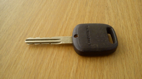 ดอกกุญแจรีโมท ของรถ ซูบารุ ไว้ถอดแยกเป็นอะไหล่ครับ