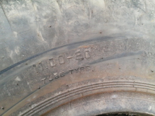 ยางทหาร 11.00_20 สวยๆ ราคา เส้นละ 1500 บาท