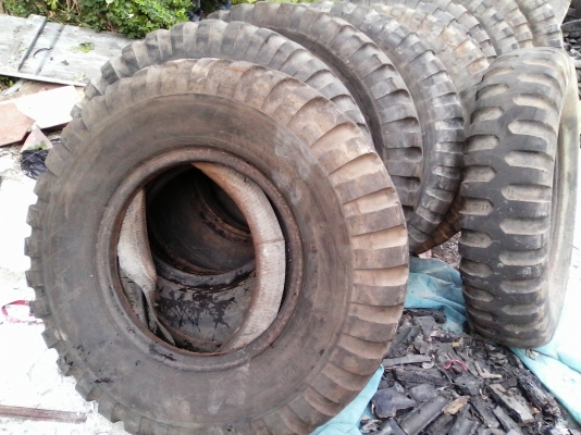 ยางทหาร 11.00_20 สวยๆ ราคา เส้นละ 1500 บาท