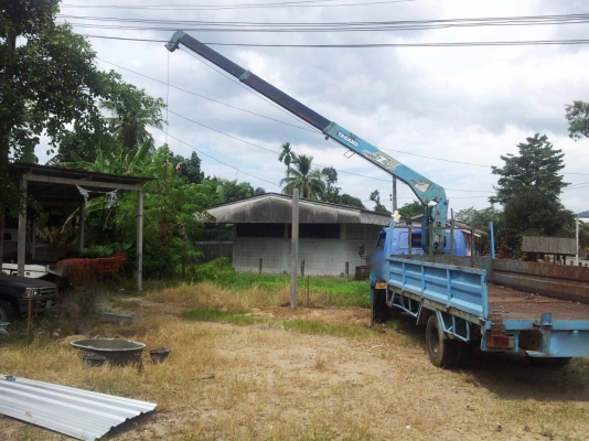 รถอีซูซุ 6 ล้อ NPR ติดเครน 3 ตัน. 150 แรงม้า. ปี 47.     สนใจติดต่อ  081 - 6079515