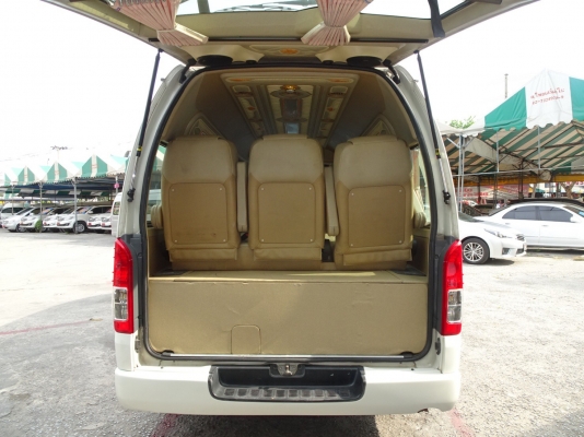 ขายรถตู้CNG 2.7ปี 12เกียAT สีขาว แต่งวีไอพีเบาะสามแอร์บัสท์