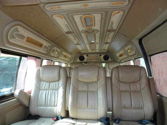 ขายรถตู้CNG 2.7ปี 12เกียAT สีขาว แต่งวีไอพีเบาะสามแอร์บัสท์