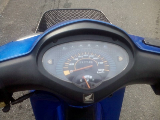 ขาย Honda Wave 125 R ปี 49 กุญแจใหญ่ สตาร์ทเท้า ภาษีขาด 1 ปี (ราคานี้ทำ พรบ.ต่อภาษีให้ด้วย) เครื่องดีเดิมๆ ไม่หลวม ชุดสีใช้ได้ เล่มพร้อมชุดโอน