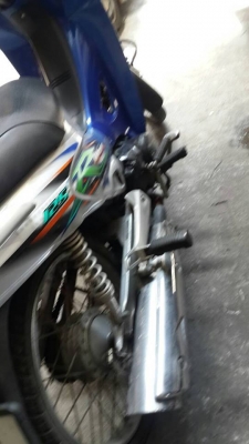 ขาย Honda Wave 125 R ปี 49 กุญแจใหญ่ สตาร์ทเท้า ภาษีขาด 1 ปี (ราคานี้ทำ พรบ.ต่อภาษีให้ด้วย) เครื่องดีเดิมๆ ไม่หลวม ชุดสีใช้ได้ เล่มพร้อมชุดโอน