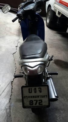 ขาย Honda Wave 125 R ปี 49 กุญแจใหญ่ สตาร์ทเท้า ภาษีขาด 1 ปี (ราคานี้ทำ พรบ.ต่อภาษีให้ด้วย) เครื่องดีเดิมๆ ไม่หลวม ชุดสีใช้ได้ เล่มพร้อมชุดโอน