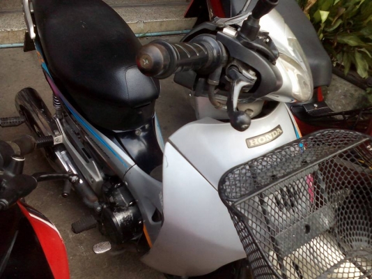 ขาย Honda Wave 125 S ปี 45 สตาร์ทเท้า เครื่องดี ไม่หลวม ชุดสีมีแตกหน้ากากหน้าและหลัง บังโคลนสีเพี้ยน ท่อหลังสีดี่ (ขายตามสภาพ) ภาษีเต็มเล่มพร้อมชุดโอน ขาย Honda Wave 125 S ปี 45 สตาร์ทเท้า เครื่องดี ไม่หลวม ชุดสีมีแตกหน้ากากหน้าและหลัง บังโคลนสีเพี้ยน ท่อหลังสีดี่ (ขายตามสภาพ) ภาษีเต็มเล่มพร้อมชุดโอน