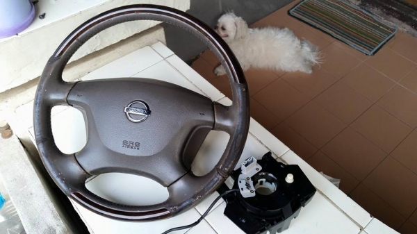 พวงมาลัย Nissan เก่าญี่ปุ่น