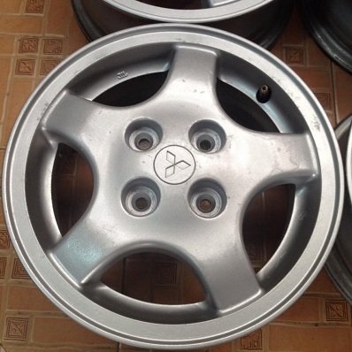 ล้อ13นิ้ว มิตซู อีคาร์ 4รู100