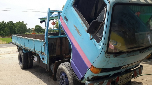 NKR110แรง เกียร์สั้น ยางดี6เส้น ครัชชีสวย เครื่องดี ภาษีขาด4ปี