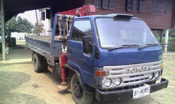 ขายรถหกล้อ Toyota DYNA เครื่อง 115 แรง ติดเครน 2.5 ตัน ทาดาโน่