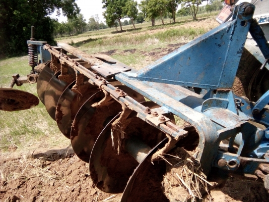 ขายรถไถฟอร์ด 6610 เพลาเดียว เสื้อลาย ไอดีโต เล่มทะเบียน