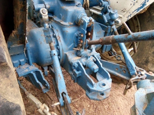 ขายรถไถฟอร์ด 6610 เพลาเดียว เสื้อลาย ไอดีโต เล่มทะเบียน