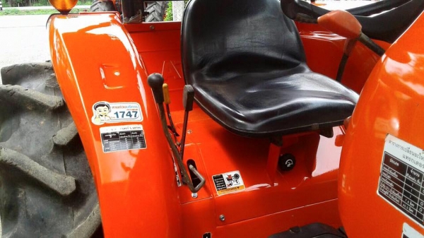 ขายรถไถ Kubota L4708(4WD) พร้อมใบมีดและเครื่องตัดหญ้าLCSใหม่ 1.4ม. รถไร่ สวยๆ พร้อมใช้งาน