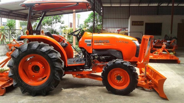 ขายรถไถ Kubota L4708(4WD) พร้อมใบมีดและเครื่องตัดหญ้าLCSใหม่ 1.4ม. รถไร่ สวยๆ พร้อมใช้งาน