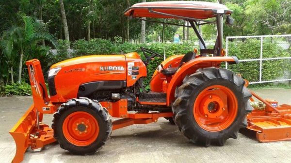 ขายรถไถ Kubota L4708(4WD) พร้อมใบมีดและเครื่องตัดหญ้าLCSใหม่ 1.4ม. รถไร่ สวยๆ พร้อมใช้งาน