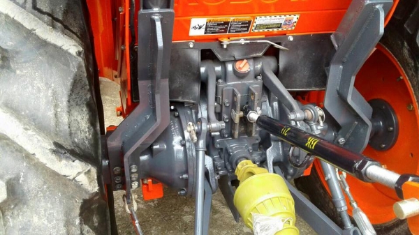 ขายรถไถ Kubota L4708(4WD) พร้อมใบมีดและเครื่องตัดหญ้าLCSใหม่ 1.4ม. รถไร่ สวยๆ พร้อมใช้งาน