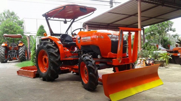 ขายรถไถ Kubota L4708(4WD) พร้อมใบมีดและเครื่องตัดหญ้าLCSใหม่ 1.4ม. รถไร่ สวยๆ พร้อมใช้งาน