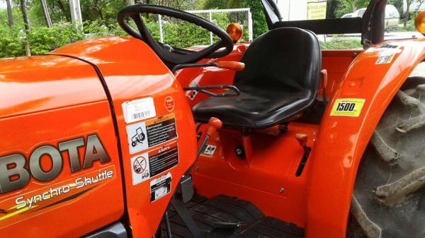 ขายรถไถ Kubota L4708(4WD) พร้อมใบมีดและเครื่องตัดหญ้าLCSใหม่ 1.4ม. รถไร่ สวยๆ พร้อมใช้งาน