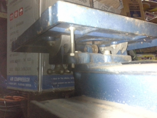 เครื่องเลื่อยสายพาน WoodMac พร้อมใช้งาน ปรับองศาการเอียงของแท่นโต็ะตัดได้