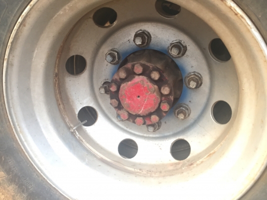 HINO FR 360 HP สิบล้อดั๊มพ์ 2 เพลา ติดก๊าซ NGV รถจอดขายตามสภาพ วางเครื่องยนต์แดวู แจ้งลงเล่ม ไม่มีชุดเกียร์นะครับ หัวเก๋งเดิมๆภายในคอนโซลสวยครบ พวงมาลัยเพาเวอร์ ระบบเบรคทริ๊ปฟี้ กระบะดั๊มพ์เหล็กเชิดชัยสภาพดีพื้นไม่มีผุ เอกสารทะเบียนชุดโอนครบ ภาษีขาด 2 ปี