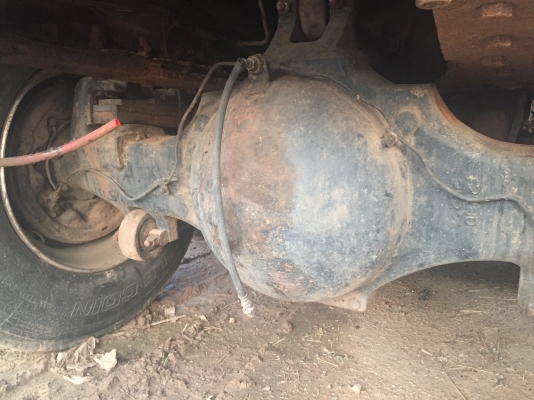 HINO FR 360 HP สิบล้อดั๊มพ์ 2 เพลา ติดก๊าซ NGV รถจอดขายตามสภาพ วางเครื่องยนต์แดวู แจ้งลงเล่ม ไม่มีชุดเกียร์นะครับ หัวเก๋งเดิมๆภายในคอนโซลสวยครบ พวงมาลัยเพาเวอร์ ระบบเบรคทริ๊ปฟี้ กระบะดั๊มพ์เหล็กเชิดชัยสภาพดีพื้นไม่มีผุ เอกสารทะเบียนชุดโอนครบ ภาษีขาด 2 ปี