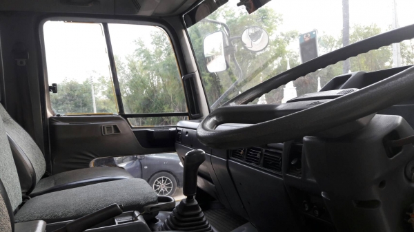 รถบรรทุก 6 ล้อใหญ่ ตู้แห้ง HINO รุ่นFF ปี94  เครื่อง 195 แรง ยาว 6.2 เมตร มีเสากลาง ราคา 470,000 บ.รถอยู่สระบุรี (ต่อรอง) #รถบรรทุกตู้แห้ง #รถบรรทุก6ล้อ