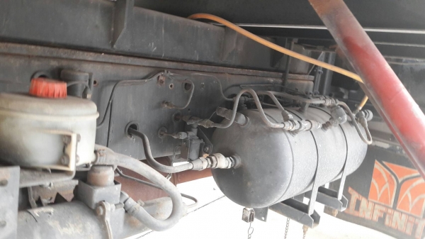 รถบรรทุก 6 ล้อใหญ่ ตู้แห้ง HINO รุ่นFF ปี94  เครื่อง 195 แรง ยาว 6.2 เมตร มีเสากลาง ราคา 470,000 บ.รถอยู่สระบุรี (ต่อรอง) #รถบรรทุกตู้แห้ง #รถบรรทุก6ล้อ